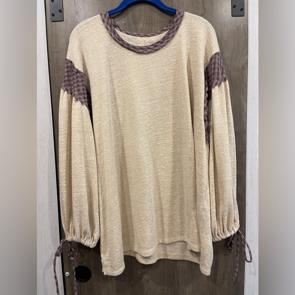 Casual Top! Size L
